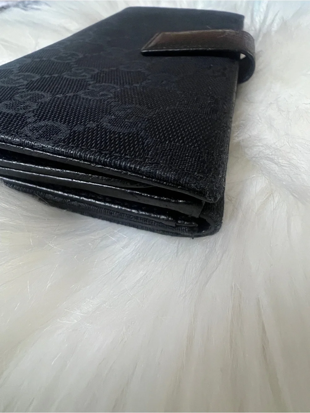 Gucci logo daily black